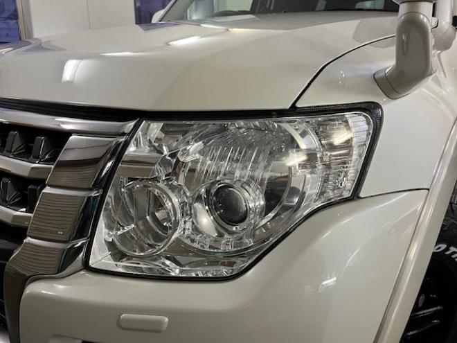 パジェロロングエクシード　本州仕入　禁煙車　新品ＷＥＤＳキーラー１７ＡＷ＋新品ＴＯＹＯホワイトレタータイヤ　純正１７ＡＷ＋スタッドレスタイヤ付　新品ＪＡＯＳブラックマッドガード　カロッツェリアナビ　地デジ　Ｂｌｕｅｔｏｏｔｈ 4WD 3200 5Dr