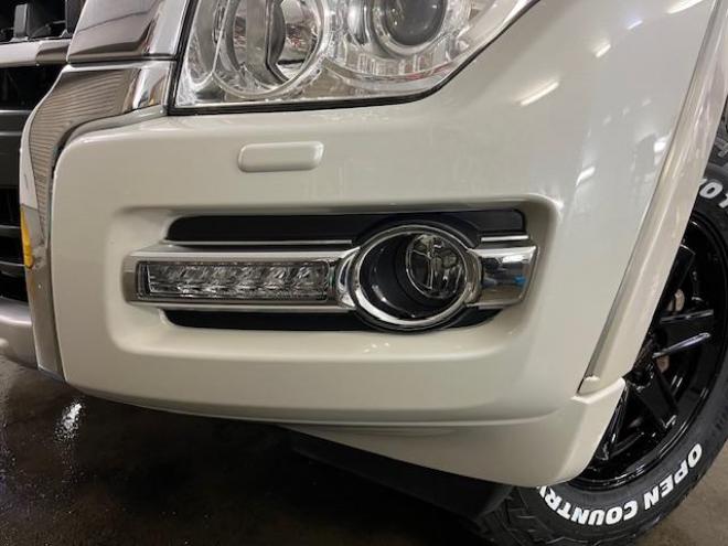 パジェロロングエクシード　本州仕入　禁煙車　新品ＷＥＤＳキーラー１７ＡＷ＋新品ＴＯＹＯホワイトレタータイヤ　純正１７ＡＷ＋スタッドレスタイヤ付　新品ＪＡＯＳブラックマッドガード　カロッツェリアナビ　地デジ　Ｂｌｕｅｔｏｏｔｈ 4WD 3200 5Dr