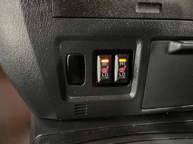 パジェロロングエクシード　本州仕入　禁煙車　新品ＷＥＤＳキーラー１７ＡＷ＋新品ＴＯＹＯホワイトレタータイヤ　純正１７ＡＷ＋スタッドレスタイヤ付　新品ＪＡＯＳブラックマッドガード　カロッツェリアナビ　地デジ　Ｂｌｕｅｔｏｏｔｈ 4WD 3200 5Dr