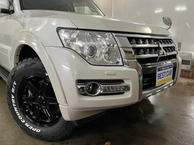 パジェロロングエクシード　本州仕入　禁煙車　新品ＷＥＤＳキーラー１７ＡＷ＋新品ＴＯＹＯホワイトレタータイヤ　純正１７ＡＷ＋スタッドレスタイヤ付　新品ＪＡＯＳブラックマッドガード　カロッツェリアナビ　地デジ　Ｂｌｕｅｔｏｏｔｈ 4WD 3200 5Dr