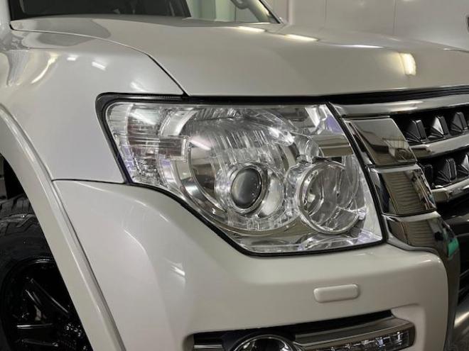 パジェロロングエクシード　本州仕入　禁煙車　新品ＷＥＤＳキーラー１７ＡＷ＋新品ＴＯＹＯホワイトレタータイヤ　純正１７ＡＷ＋スタッドレスタイヤ付　新品ＪＡＯＳブラックマッドガード　カロッツェリアナビ　地デジ　Ｂｌｕｅｔｏｏｔｈ 4WD 3200 5Dr