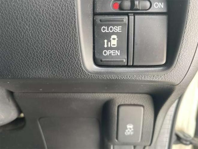 N-BOXカスタムG Lパッケージ 4WD　エンスタ　HID　TRC　パワースライド 660