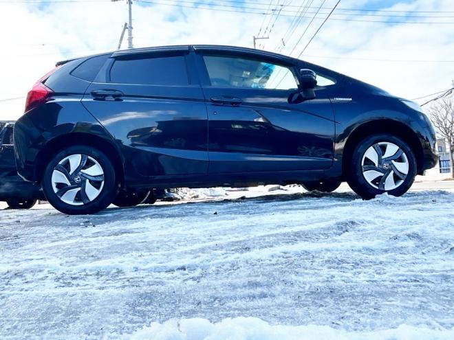 フィットハイブリッド1.5ハイブリッドFパッケージ 4WD　ローンが不安な方＜優遇ローン＞　本州仕入　寒冷地仕様　純正SDナビTV　スマートキー　バックカメラ 1500 5Dr