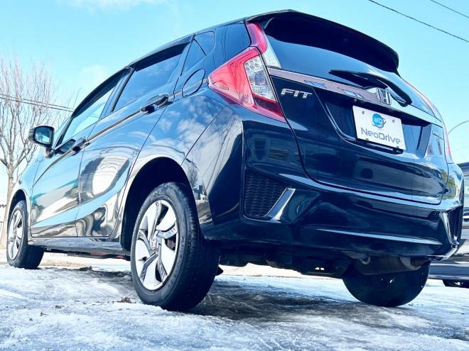 フィットハイブリッド1.5ハイブリッドFパッケージ 4WD　ローンが不安な方＜優遇ローン＞　本州仕入　寒冷地仕様　純正SDナビTV　スマートキー　バックカメラ 1500 5Dr