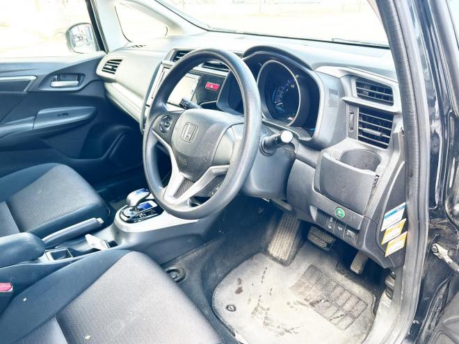 フィットハイブリッド1.5ハイブリッドFパッケージ 4WD　ローンが不安な方＜優遇ローン＞　本州仕入　寒冷地仕様　純正SDナビTV　スマートキー　バックカメラ 1500 5Dr