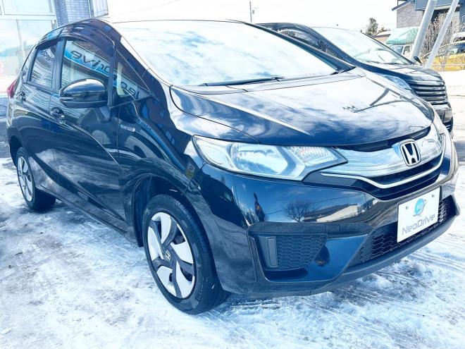 フィットハイブリッド1.5ハイブリッドFパッケージ 4WD　ローンが不安な方＜優遇ローン＞　本州仕入　寒冷地仕様　純正SDナビTV　スマートキー　バックカメラ 1500 5Dr