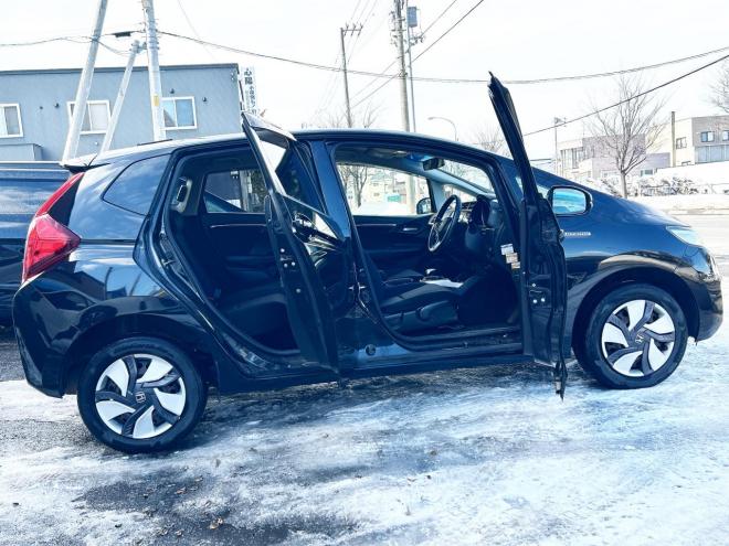 フィットハイブリッド1.5ハイブリッドFパッケージ 4WD　ローンが不安な方＜優遇ローン＞　本州仕入　寒冷地仕様　純正SDナビTV　スマートキー　バックカメラ 1500 5Dr