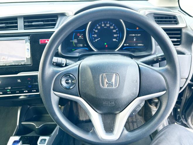 フィットハイブリッド1.5ハイブリッドFパッケージ 4WD　ローンが不安な方＜優遇ローン＞　本州仕入　寒冷地仕様　純正SDナビTV　スマートキー　バックカメラ 1500 5Dr