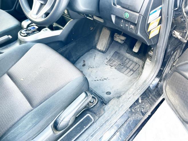 フィットハイブリッド1.5ハイブリッドFパッケージ 4WD　ローンが不安な方＜優遇ローン＞　本州仕入　寒冷地仕様　純正SDナビTV　スマートキー　バックカメラ 1500 5Dr