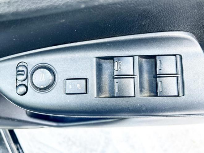 フィットハイブリッド1.5ハイブリッドFパッケージ 4WD　ローンが不安な方＜優遇ローン＞　本州仕入　寒冷地仕様　純正SDナビTV　スマートキー　バックカメラ 1500 5Dr