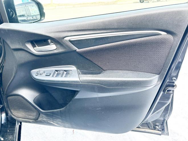 フィットハイブリッド1.5ハイブリッドFパッケージ 4WD　ローンが不安な方＜優遇ローン＞　本州仕入　寒冷地仕様　純正SDナビTV　スマートキー　バックカメラ 1500 5Dr