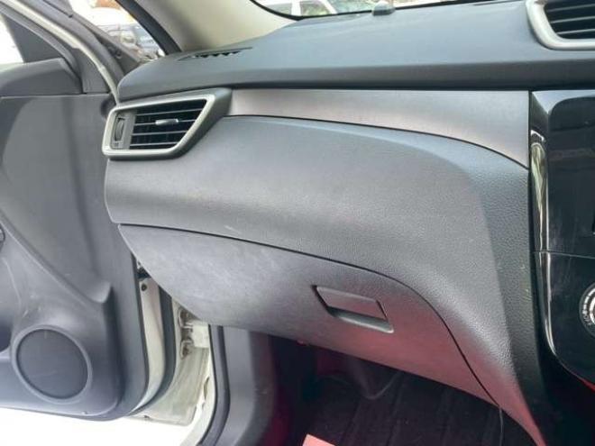 エクストレイル2.0 20S 2列車 4WD　ETC　パワステ　パワーウィンドウ　ABS　アイドリングストップ　エアコン　ナビ　キーレスエントリー　寒冷地仕様 2000