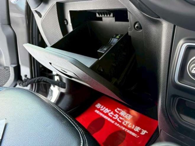 ラングラーアンリミテッド サハラ 3.6L 4WD　グラナイトグレー　エアコン　クルコン　パワステ　パワーウィンドウ　フロントカメラ　バックカメラ　キーレスエントリー　アルミホイール　ABS　横滑り防止装置　盗難防止装置　フルセグTV 正規輸入車 3600