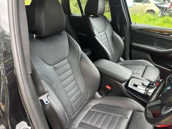 BMWX3 xドライブ20d Mスポーツ ディーゼルターボ 4WD　マイナー後　電動シート　電動リアゲート　TVナビ　バックカメラ　パワステ　パワーウィンドウ　シートヒーター　ETC　アルミホイール　盗難防止装置　ABS　クルーズコントロール 正規輸入車 2000