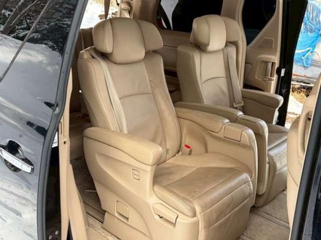 アルファード3.5 350G Lパッケージ 4WD　ETC　後席モニター　両側電動スライドドア　社外エンジンスターター　パワーウィンドウ　パワーバックドア　純正ナビ　　バックカメラ　キーレス　3列シート　ABS 電動シート　シートヒーター　パワステ 3500