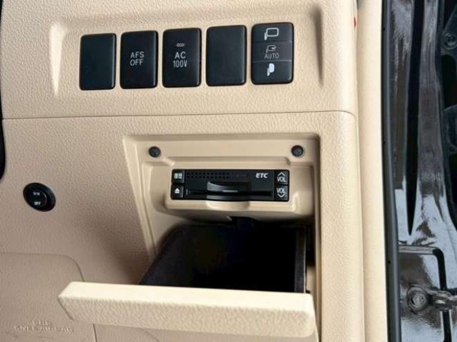 アルファード3.5 350G Lパッケージ 4WD　ETC　後席モニター　両側電動スライドドア　社外エンジンスターター　パワーウィンドウ　パワーバックドア　純正ナビ　　バックカメラ　キーレス　3列シート　ABS 電動シート　シートヒーター　パワステ 3500