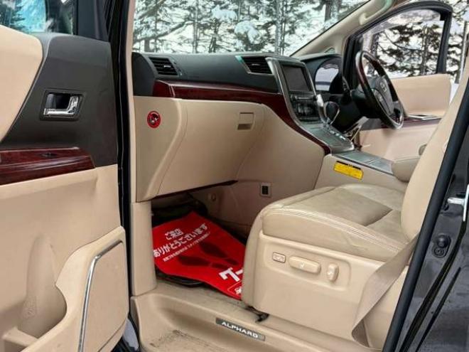 アルファード3.5 350G Lパッケージ 4WD　ETC　後席モニター　両側電動スライドドア　社外エンジンスターター　パワーウィンドウ　パワーバックドア　純正ナビ　　バックカメラ　キーレス　3列シート　ABS 電動シート　シートヒーター　パワステ 3500