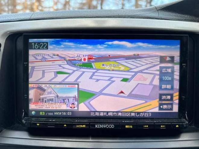 ハイラックスサーフ2.7 SSR-G 4WD　禁煙車　パワステ　パワーウィンドウ　ETC　社外ナビ　バックカメラ　キーレスエントリー　リフトアップ　エンジンスターター　寒冷地仕様　ABS　エアコン　盗難防止装置　社外アルミホイール 2700