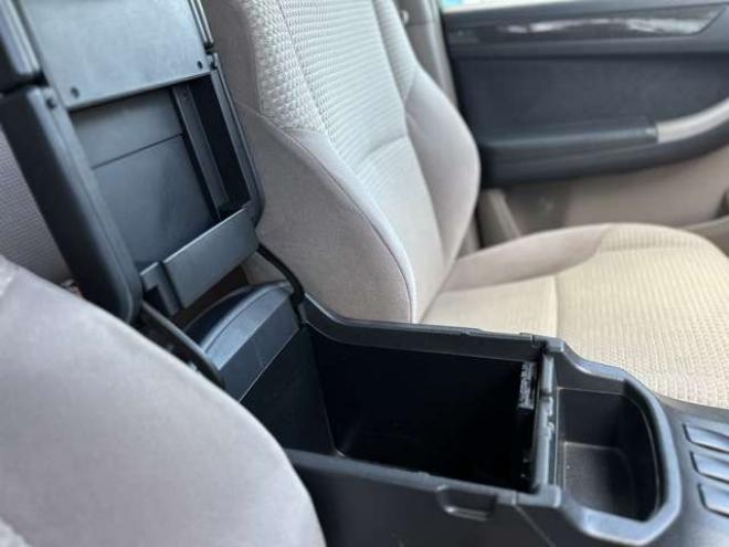 ハイラックスサーフ2.7 SSR-G 4WD　禁煙車　パワステ　パワーウィンドウ　ETC　社外ナビ　バックカメラ　キーレスエントリー　リフトアップ　エンジンスターター　寒冷地仕様　ABS　エアコン　盗難防止装置　社外アルミホイール 2700