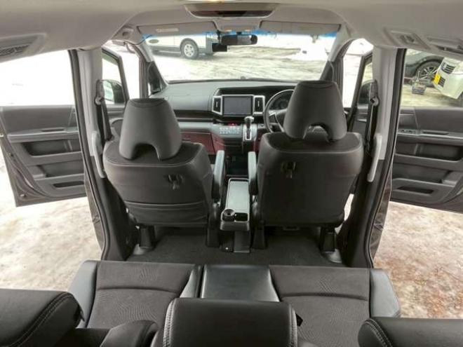 ステップワゴン2.0 スパーダ Z クールスピリット 4WD　純正地デジナビ　エンジンスターター　クルーズコントロール　フリップダウン　ABS　パワステ　パワーウィンドウ　キーレスエントリー　スマートキー　3列シート　両側電動スライドドア　社外アルミ 2000