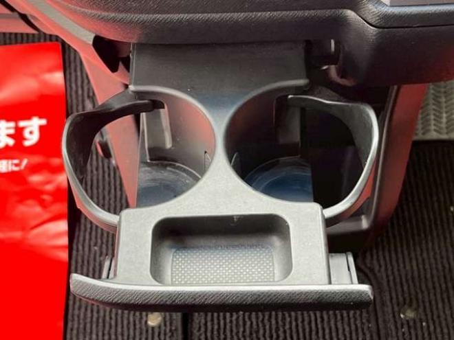 ステップワゴン2.0 スパーダ Z クールスピリット 4WD　純正地デジナビ　エンジンスターター　クルーズコントロール　フリップダウン　ABS　パワステ　パワーウィンドウ　キーレスエントリー　スマートキー　3列シート　両側電動スライドドア　社外アルミ 2000