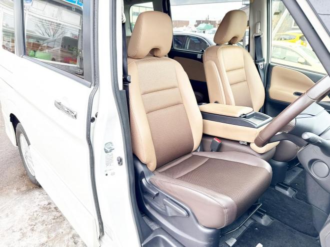 セレナ2.0ハイウェイスター 4WD ローンが不安な方＜優遇ローン＞ 4WD 2000 5Dr　本州仕入 寒冷地仕様 ユーザー買取車　インテリジェントルームミラー　プロパイロット　ハンズフリーパワスラ　両側パワスラ　電動パーキング　ドラレコ　アラウンドビューモニター　ETC