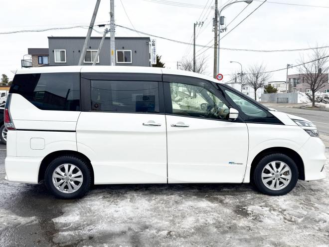 セレナ2.0ハイウェイスター 4WD ローンが不安な方＜優遇ローン＞ 4WD 2000 5Dr　本州仕入 寒冷地仕様 ユーザー買取車　インテリジェントルームミラー　プロパイロット　ハンズフリーパワスラ　両側パワスラ　電動パーキング　ドラレコ　アラウンドビューモニター　ETC