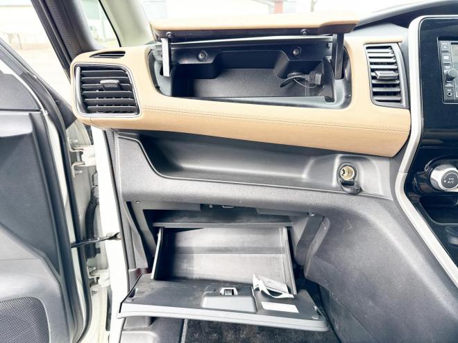 セレナ2.0ハイウェイスター 4WD ローンが不安な方＜優遇ローン＞ 4WD 2000 5Dr　本州仕入 寒冷地仕様 ユーザー買取車　インテリジェントルームミラー　プロパイロット　ハンズフリーパワスラ　両側パワスラ　電動パーキング　ドラレコ　アラウンドビューモニター　ETC