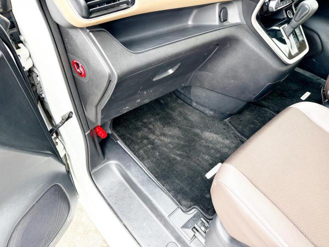 セレナ2.0ハイウェイスター 4WD ローンが不安な方＜優遇ローン＞ 4WD 2000 5Dr　本州仕入 寒冷地仕様 ユーザー買取車　インテリジェントルームミラー　プロパイロット　ハンズフリーパワスラ　両側パワスラ　電動パーキング　ドラレコ　アラウンドビューモニター　ETC