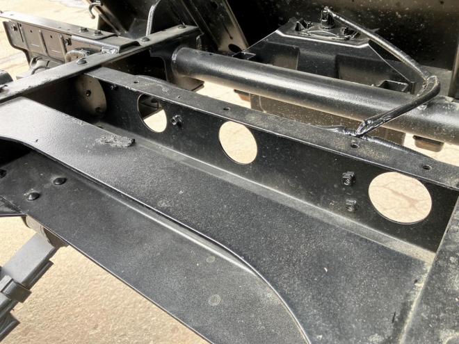 デュトロ中古　低床4WD　土砂ダンプ