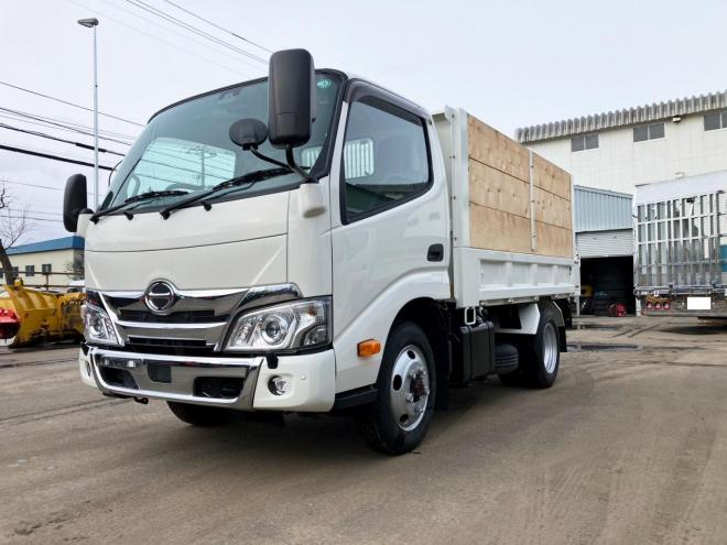 デュトロ中古　低床4WD　土砂ダンプ