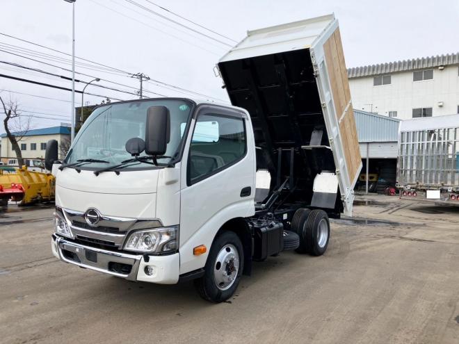 デュトロ中古　低床4WD　土砂ダンプ