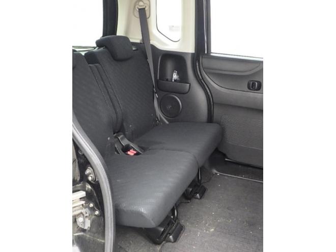 N-BOXカスタムGLパッケージ検9/7パワースライドドア、プッシュスタート、スマートキー、横揺れ防止、イモビライザー、ディスチャージライト、アイドリンクストップ、 4WD 660 5Dr