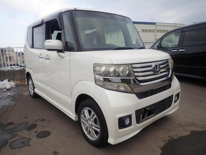 N-BOXカスタムGLパッケージ検9/7.3月22日迄プライスダウン！！パワースライドドア、プッシュスタート、スマートキー、横揺れ防止、イモビライザー、ディスチャージライト、アイドリンクストップ、 4WD 660 5Dr