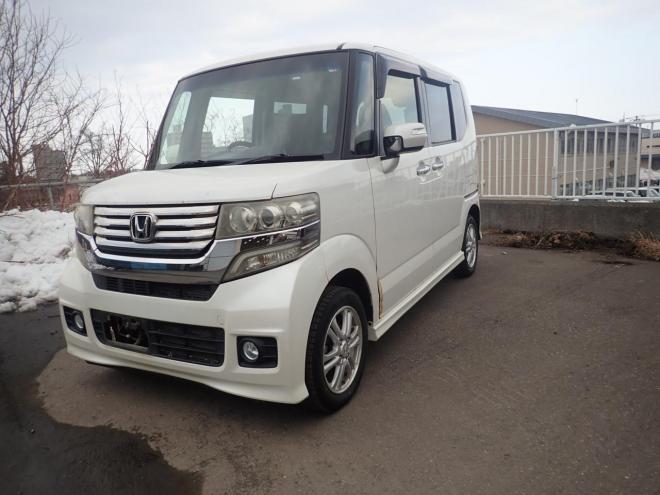 N-BOXカスタムGLパッケージ検9/7.3月22日迄プライスダウン！！パワースライドドア、プッシュスタート、スマートキー、横揺れ防止、イモビライザー、ディスチャージライト、アイドリンクストップ、 4WD 660 5Dr