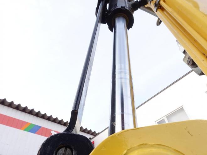 バックホーヤンマー　VIO25-6　バケット容量0.08m3