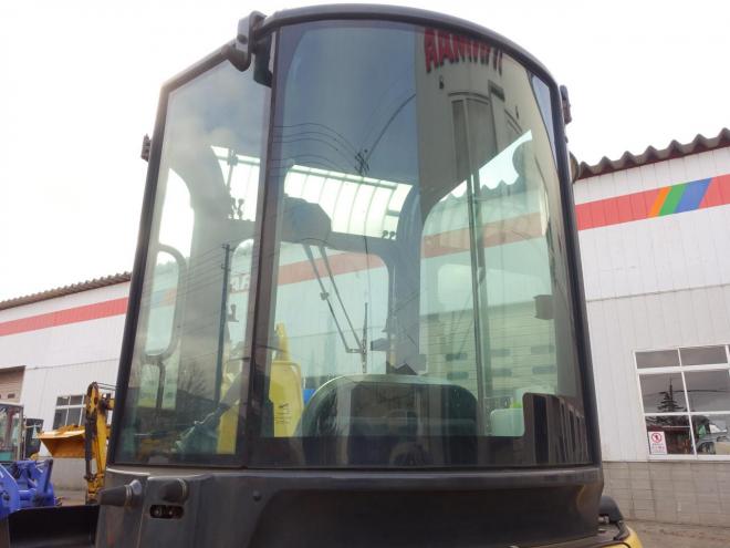 バックホーヤンマー　VIO25-6　バケット容量0.08m3