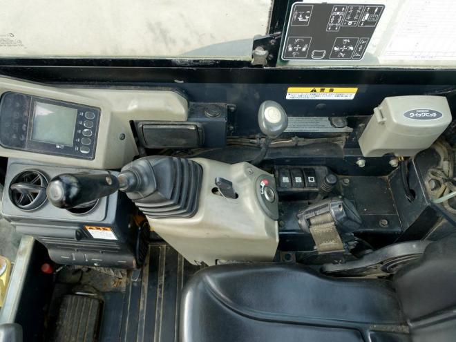 バックホーヤンマー　VIO25-6　バケット容量0.08m3