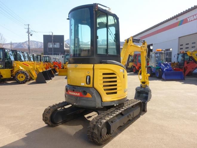 バックホーヤンマー　VIO25-6　バケット容量0.08m3