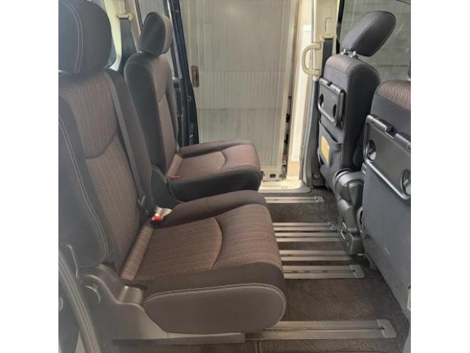 セレナハイウェイスターVセレクションアドバンスト 本州車寒冷地仕様 ナビTVバックカメラ 禁煙車 両側パワースライドドア リアヒータークーラー 車検新規 24ヶ月点検整備済  4WD 2000 5Dr