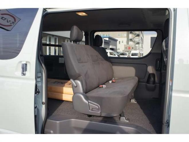 ハイエースバン2.8 スーパーGL ロング ディーゼルターボ 4WD　アースカラーPKG　登録済未使用車　アーバンカーキ　　両側パワースライドドア　デジタルインナーミラー　全方位カメラ　バックカメラ　寒冷地仕様　LEDヘッドライト　415コブラフラットベッドキット 登録済未使用車 2800