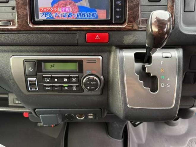 ハイエースバン2.8 スーパーGL 50TH アニバーサリー リミテッド ロングボディ ディーゼルターボ 4WD　415COBRA　CL-3 フロントリップスポイラー　ステージ2ルーフスポイラー　By2NEO　BADフェイスボンネット　ローフォルムフェンダー　ESSEX　ENCB　17インチブロンズホイール　ヨコハマパラダ　NEWパーツカスタム 2800