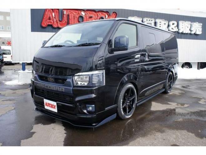 レジアスエース2.8 スーパーGL ダークプライム ロングボディ ディーゼルターボ 4WD　415COBRAオフィシャルコンプリート　ファントムヘッドライトシステム&新作HP-6　18インチホイール&フェイスリフトキット&フルエアロ&フローティングリップ&ローフォルムフェンダー　玄武2インチダウンブロック 2800