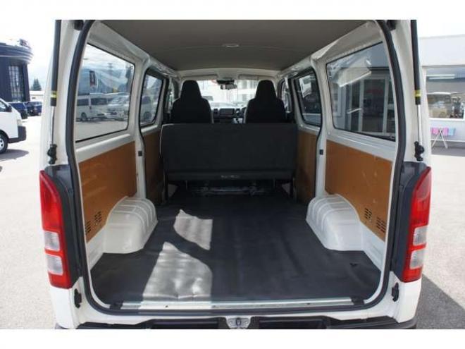 ハイエースバン2.8 DX ロング ディーゼルターボ 4WD　フロントシートセパレート仕様変更済　　　センターコンソール付　415COBRA丸目ライトキット&バッドラッカー16インチAW　415SAFARIフロントスポイラー　TOYOオープンカントリーR/T　電動格納ドアミラー 2800