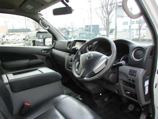 キャラバンNV350 2.5 ライダー プレミアムGX ロングボディ ディーゼルターボ 4WD　純正ナビ/フルセグTV/バックカメラ/ブルートゥース/オートライト/リヤヒーター・クーラー/スマートキー/PUSHスタート/エンジンスターター/ETC 2500