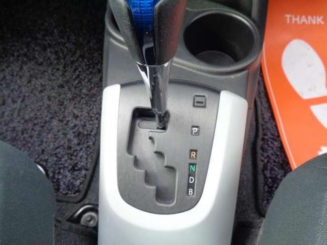 アクア1.5 S　キーフリー　純正ナビ　ワンセグ　ハイブリッド 2WD 1500