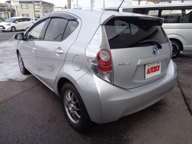 アクア1.5 S　キーフリー　純正ナビ　ワンセグ　ハイブリッド 2WD 1500