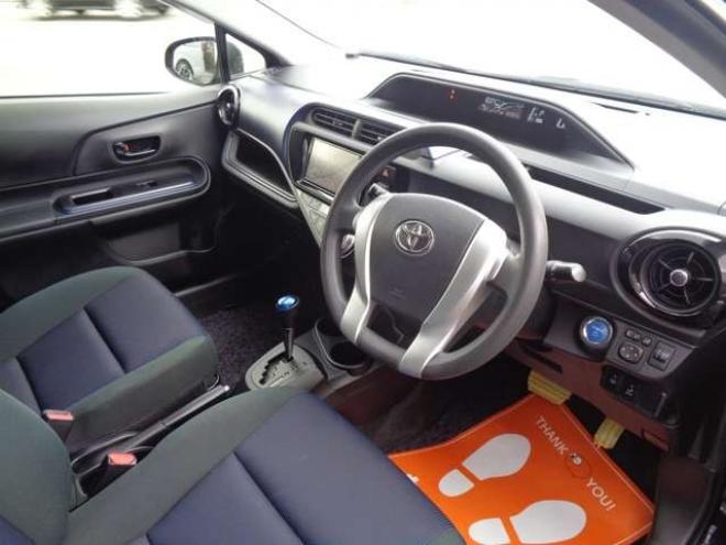 アクア1.5 S　純正ナビ　バックカメラ　スマートキー　車検令和8年8月 2WD 1500