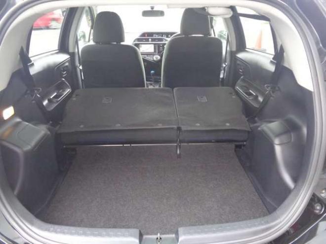 アクア1.5 S　純正ナビ　バックカメラ　スマートキー　車検令和8年8月 2WD 1500