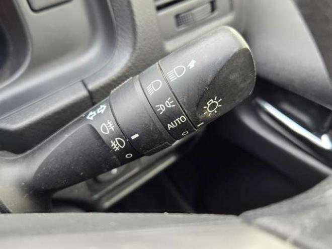 ハイエース2.7 GL ロング ミドルルーフ 4WD　寒冷地仕様　10人乗り　リアヒーター&クーラー　プッシュスタート　スマートキー　横滑り防止　オートライト　バックカメラ　純正ナビ　ワンセグTV　Bluetooth　CD/DVD　FM/AM　電動格納ミラー　ETC 2700